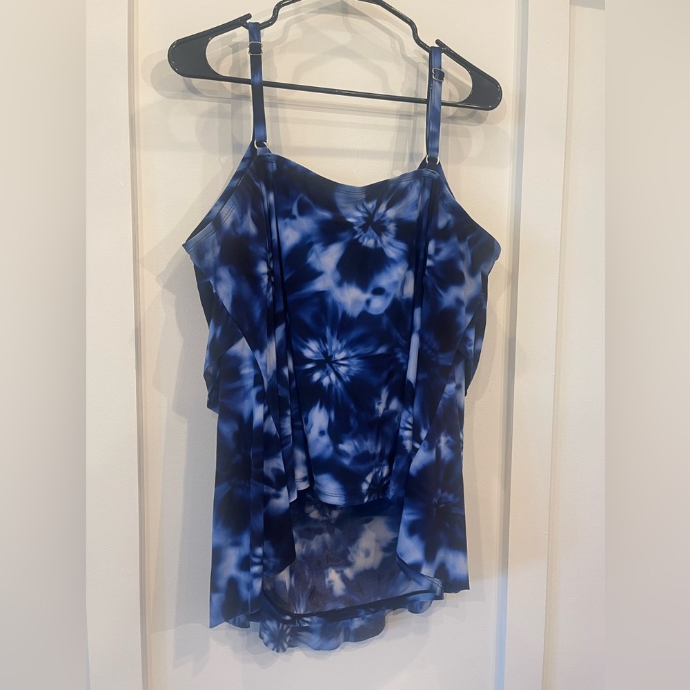 Women’s tankini swimsuit